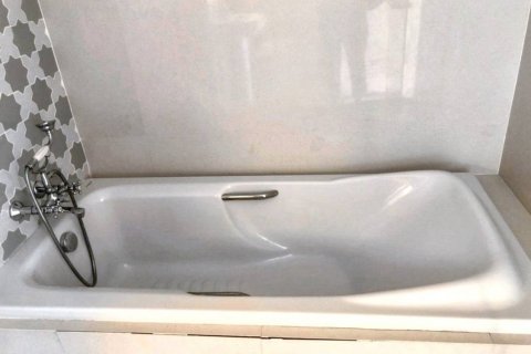 Condo in Bangkok, Thailand, 1 bedroom  № 124428 - photo 8