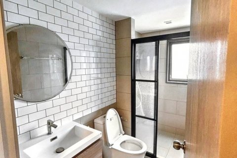Кондоминиум с 2 спальнями в Дин Даенге, Бангкок, Таиланд № 124427 - фото 8