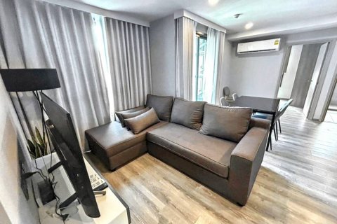 Кондоминиум с 2 спальнями в Дин Даенге, Бангкок, Таиланд № 124427 - фото 2