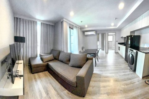 Кондоминиум с 2 спальнями в Дин Даенге, Бангкок, Таиланд № 124427 - фото 1