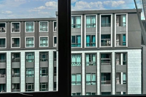 Кондоминиум с 2 спальнями в Дин Даенге, Бангкок, Таиланд № 124427 - фото 9