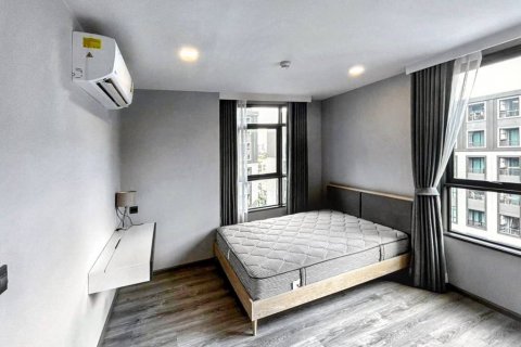 Кондоминиум с 2 спальнями в Дин Даенге, Бангкок, Таиланд № 124427 - фото 4