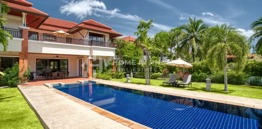 House in Phuket, Thailand 4 bedrooms № 130841
