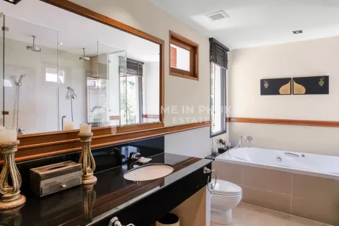 House in Phuket, Thailand 4 bedrooms № 130841 - photo 13