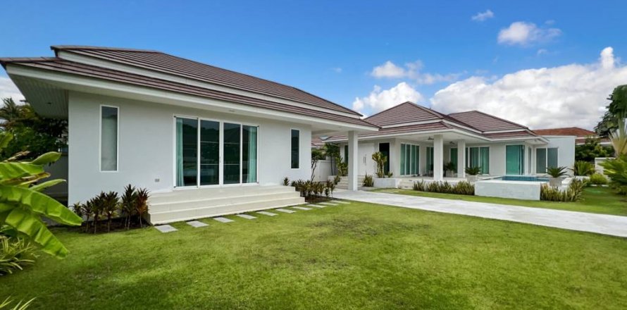 Villa in Hua Hin, Thailand 4 bedrooms № 104221