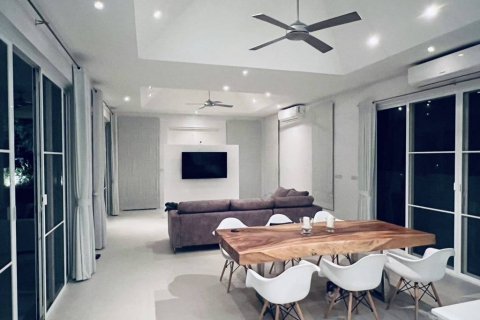 Villa in Hua Hin, Thailand 4 bedrooms № 104221 - photo 10
