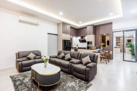 Villa in Pran Buri, Thailand 3 bedrooms № 104223 - photo 5