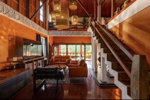 House in Surat Thani, Thailand 4 bedrooms № 132632 - photo 4