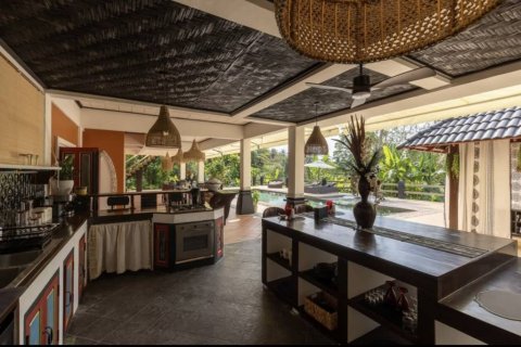 House in Surat Thani, Thailand 4 bedrooms № 132632 - photo 8