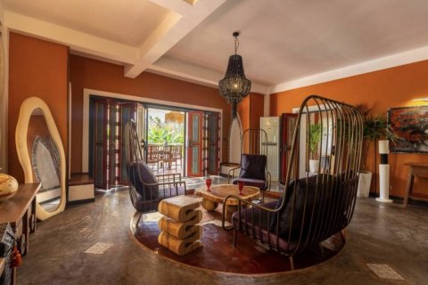 House in Surat Thani, Thailand 4 bedrooms № 132632 - photo 6