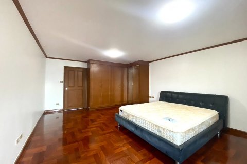 Condo in Watthana, Bangkok, Thailand, 6 bedrooms  № 123986 - photo 7
