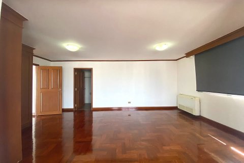 Condo in Watthana, Bangkok, Thailand, 6 bedrooms  № 123986 - photo 19