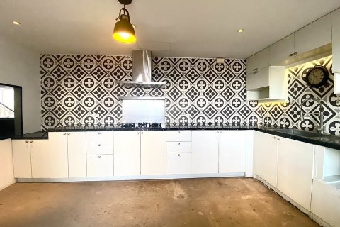 Condo in Watthana, Bangkok, Thailand, 6 bedrooms  № 123986 - photo 16