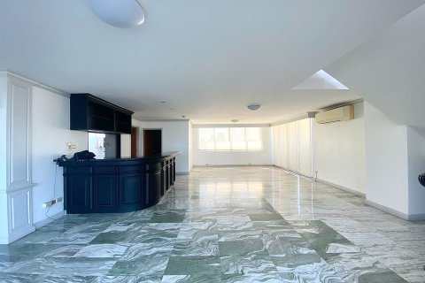 Condo in Watthana, Bangkok, Thailand, 6 bedrooms  № 123986 - photo 15