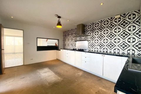 Condo in Watthana, Bangkok, Thailand, 6 bedrooms  № 123986 - photo 11