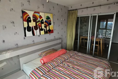 Condo in Khlong Toei, Bangkok, Thailand, 1 bedroom № 123990 - photo 2