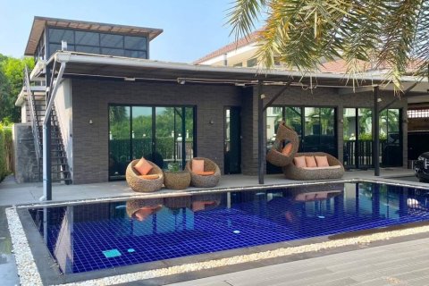 Villa in Hua Hin, Thailand 3 bedrooms № 100520 - photo 1