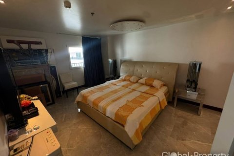 Condo in Pattaya, Thailand, 3 bedrooms  № 132318 - photo 8