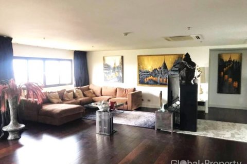 Condo in Pattaya, Thailand, 3 bedrooms  № 132318 - photo 4