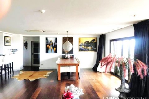 Condo in Pattaya, Thailand, 3 bedrooms  № 132318 - photo 2