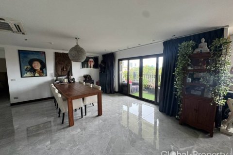 Condo in Pattaya, Thailand, 3 bedrooms  № 132318 - photo 4