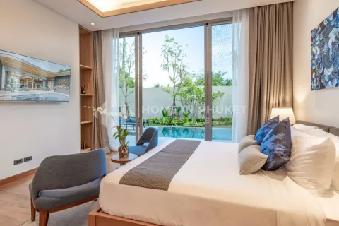 House in Phuket, Thailand 3 bedrooms № 130866 - photo 13