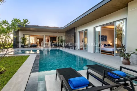 House in Phuket, Thailand 3 bedrooms № 130866 - photo 1