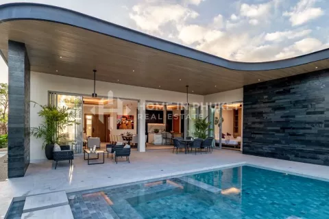 House in Phuket, Thailand 3 bedrooms № 130866 - photo 2