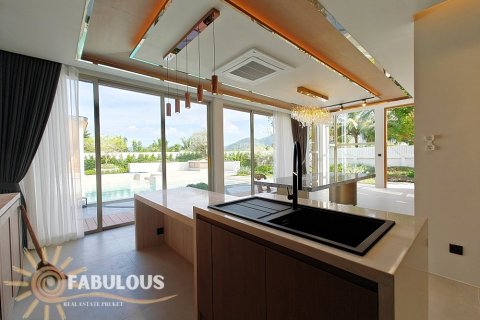 Villa in Kathu, Thailand 4 bedrooms № 124343 - photo 17