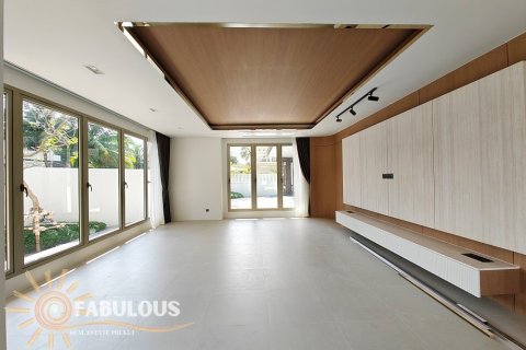Villa in Kathu, Thailand 4 bedrooms № 124343 - photo 4