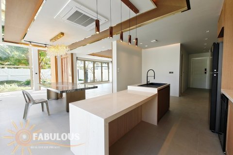 Villa in Kathu, Thailand 4 bedrooms № 124343 - photo 7