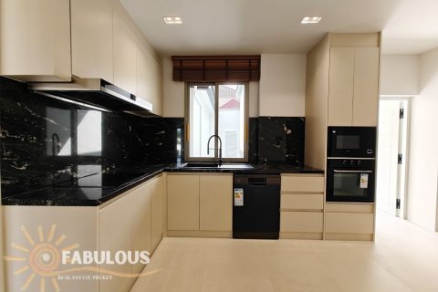 Villa in Kathu, Thailand 4 bedrooms № 124343 - photo 16