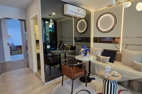 Condo in Khlong Toei, Bangkok, Thailand, 1 bedroom  № 100623 - photo 9