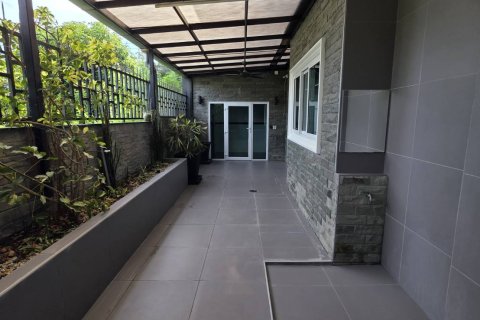 Вилла в Паттайе, Таиланд с 3 спальнями  № 130461 - фото 12