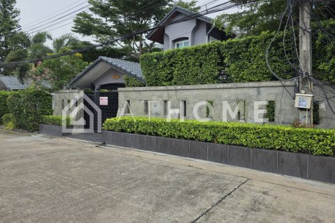 Villa in Pattaya, Thailand 3 bedrooms № 130461 - photo 13