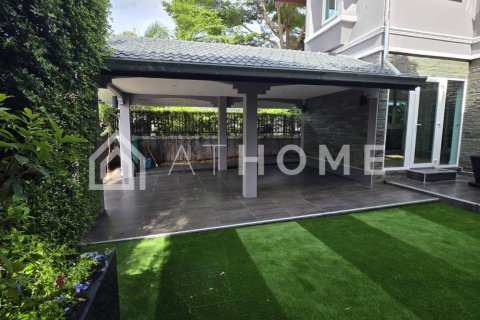 Villa in Pattaya, Thailand 3 bedrooms № 130461 - photo 1