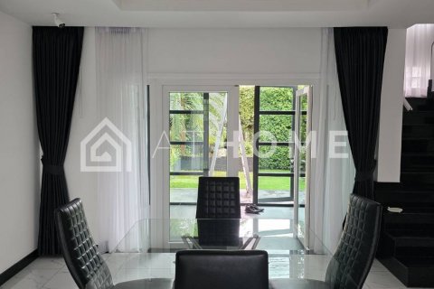 Villa in Pattaya, Thailand 3 bedrooms № 130461 - photo 23