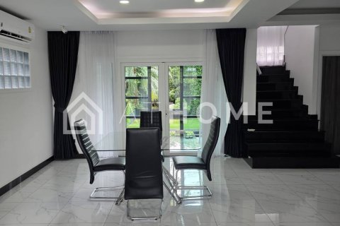 Villa in Pattaya, Thailand 3 bedrooms № 130461 - photo 6