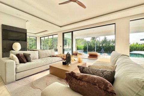 Вилла в Паттайе, Таиланд с 4 спальнями  № 130459 - фото 2