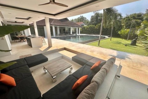 Вилла в Паттайе, Таиланд с 4 спальнями  № 130459 - фото 11