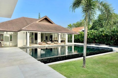 Villa à Pattaya, Thaïlande 4 chambres № 130459 - photo 15