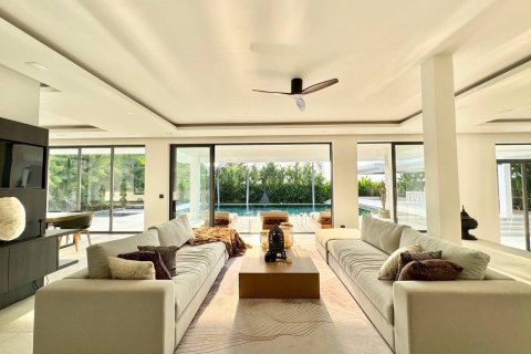 Вилла в Паттайе, Таиланд с 4 спальнями  № 130459 - фото 17