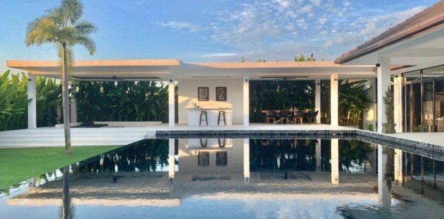 Villa à Pattaya, Thaïlande 4 chambres № 130459