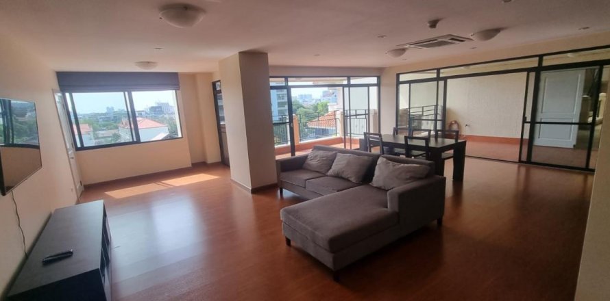 Кондоминиум с 3 спальнями в Ваттхане, Бангкок, Таиланд № 123692