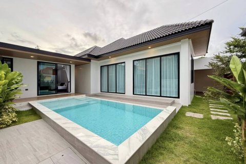 Villa in Ko Kaeo, Thailand 3 bedrooms № 125946 - photo 2