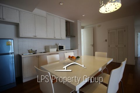 Condo in Hua Hin, Thailand, 2 bedrooms  № 125466 - photo 12