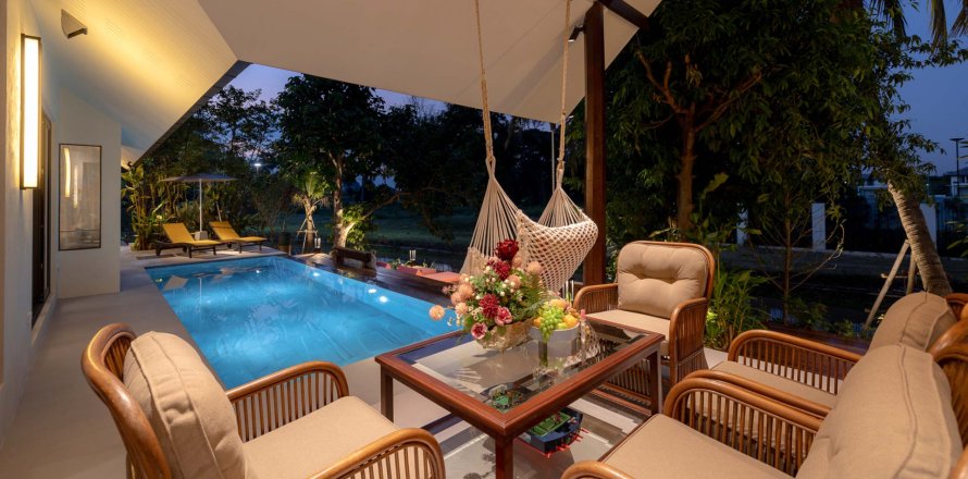 Villa in Chiang Mai, Thailand 5 bedrooms № 126308