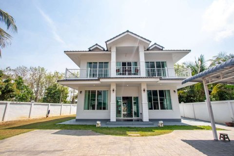 Maison à Chiang Mai, Thaïlande 5 chambres № 126299