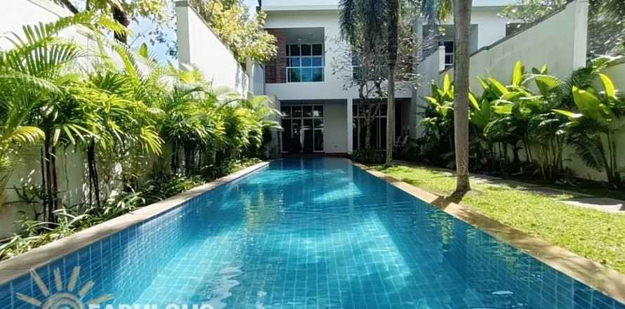 Villa in Phuket, Thailand 3 bedrooms № 124338