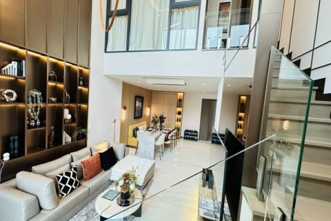 Дуплекс в Бангкоке, Таиланд с 3 спальнями  № 100924 - фото 2